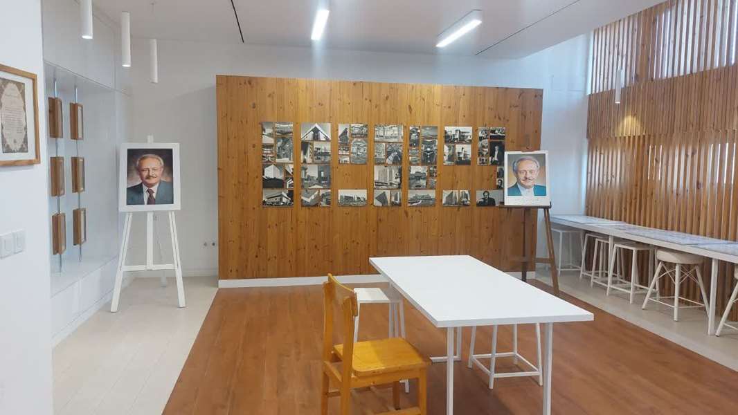 کتابخانه دانشکده هنر و معماری صبا